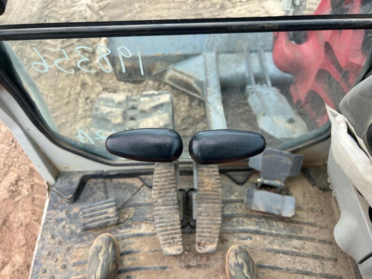 takeuchi-tb290-image-35