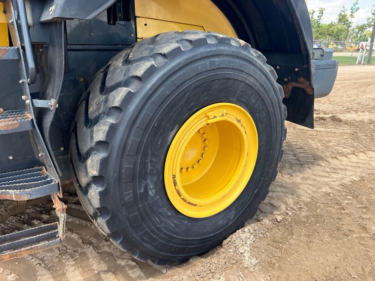 komatsu-wa380-8-image-10