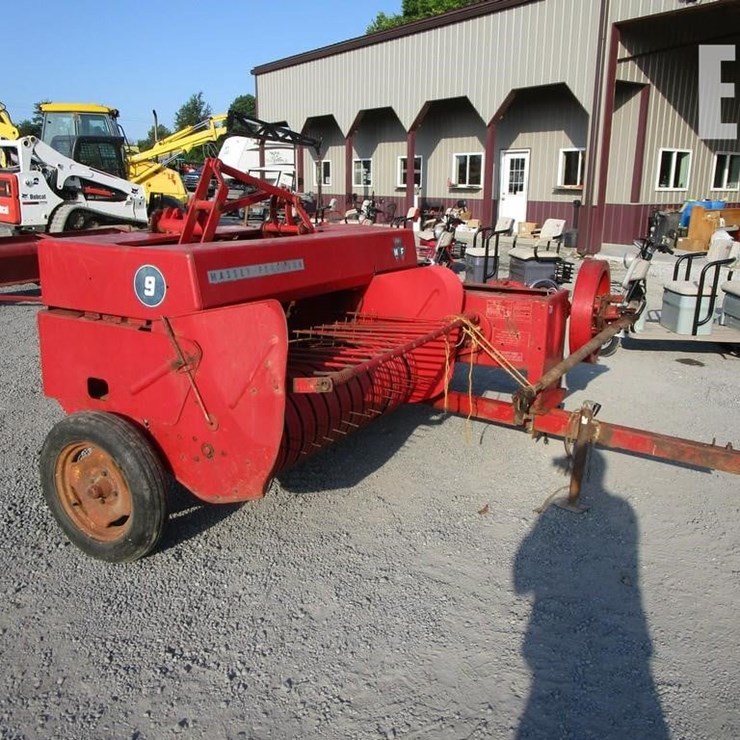 MASSEY-FERGUSON 9