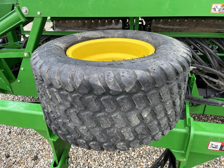 2017-john-deere-1990-image-16