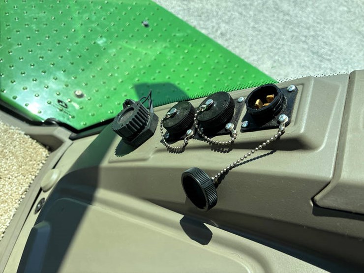 2023-john-deere-9r-440-image-93
