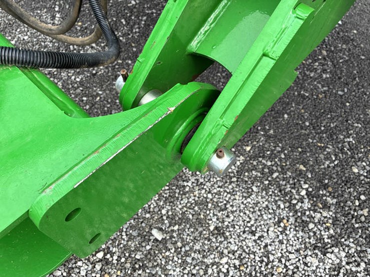 2023-john-deere-2510h-image-17