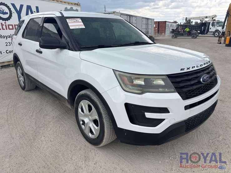 2016-ford-explorer-image-2