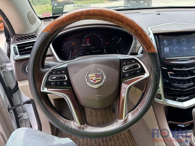 2013-cadillac-srx-image-14