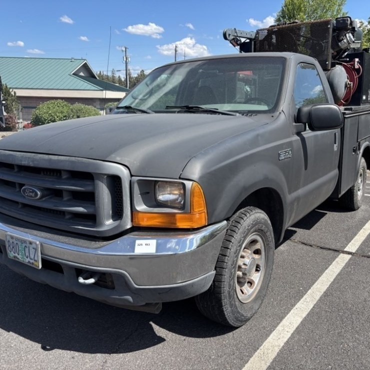 2001 FORD F350 XL