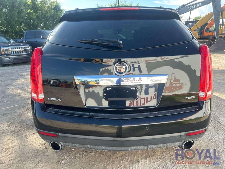 2012-cadillac-srx-image-23