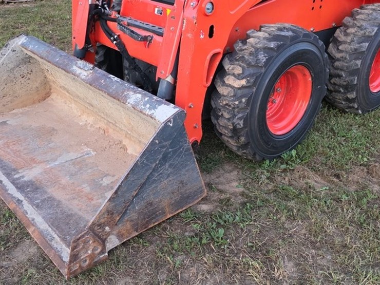 2016-kubota-ssv75-image-32