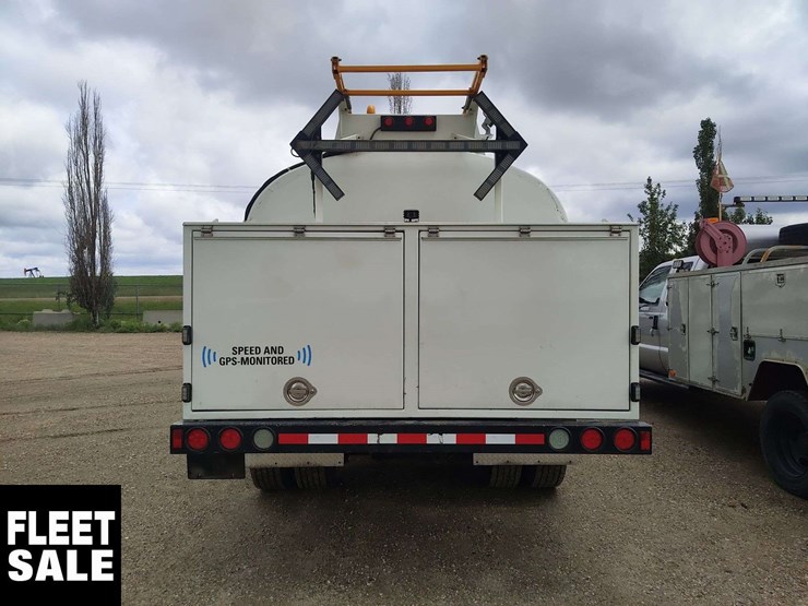 2007-gmc-t8500-image-23