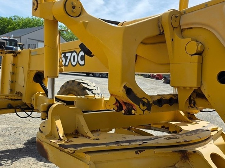 2001-deere-670c-image-17