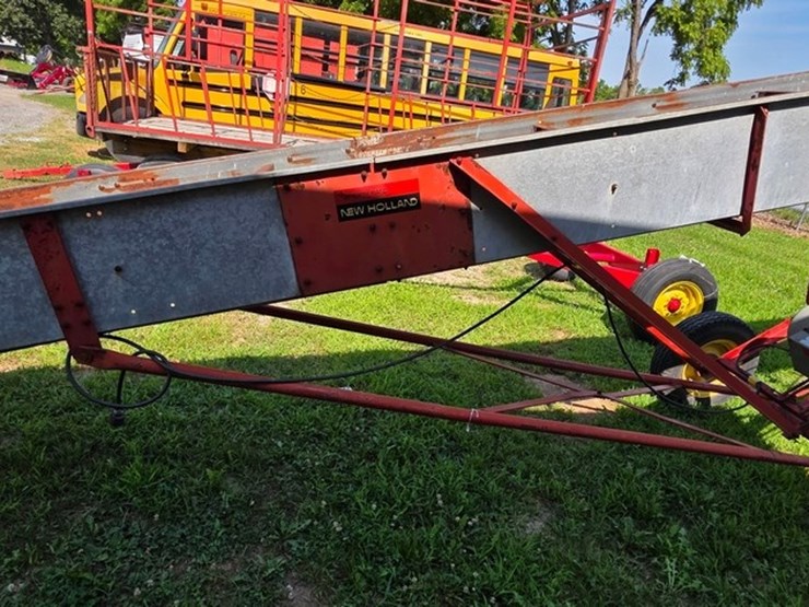 new-holland-155-image-19