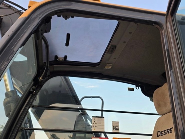 2013-deere-160g-lc-image-70