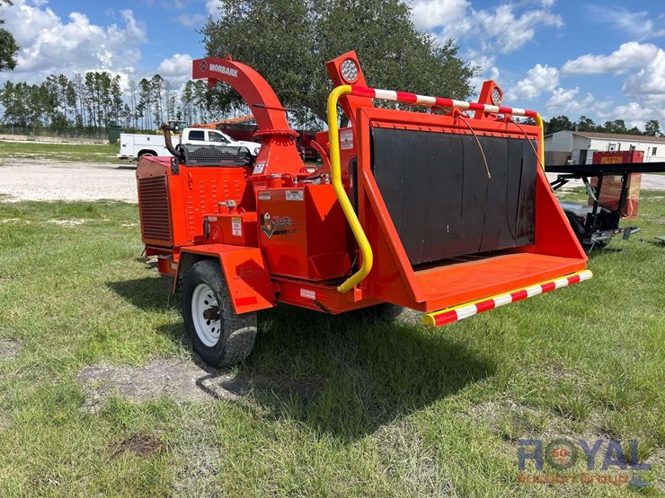 2016-e-z-beever-m12r-towable-brush-chipper-image-4