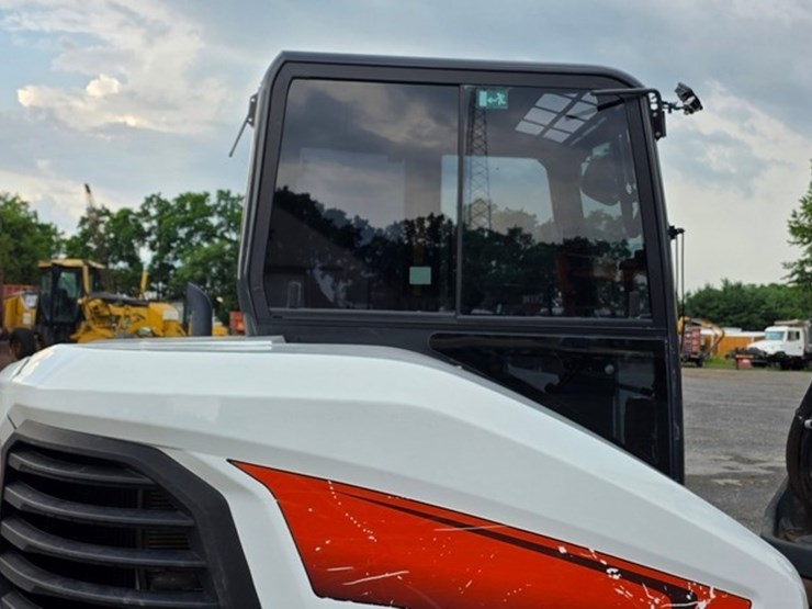 2022-bobcat-e88-image-30