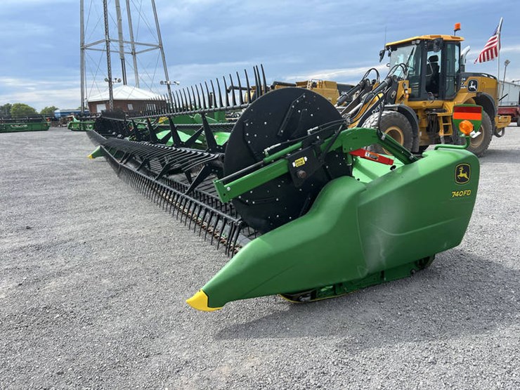 2020-john-deere-740fd-image-1