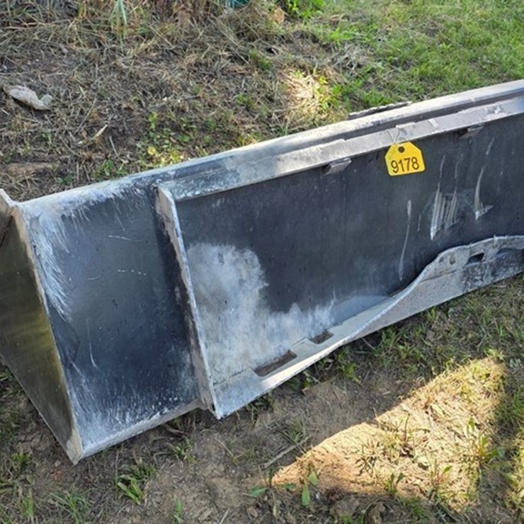 Swict 66" Skidloader Bucket