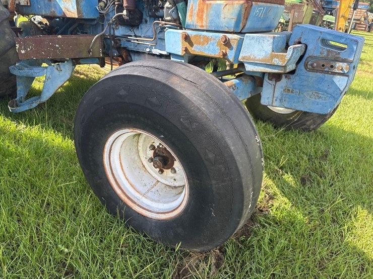 ford-7710-image-10