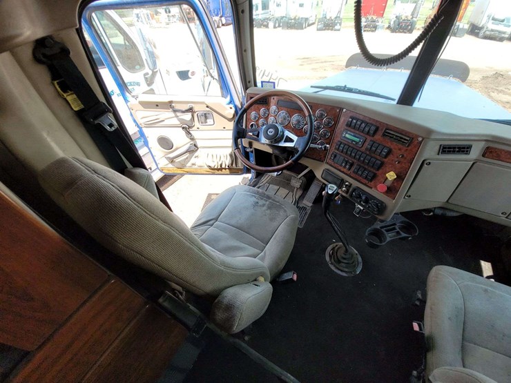 2005-western-star-4900-image-14