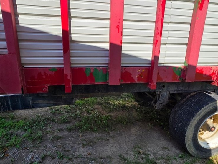 tandem-axle-silage-cart-image-28