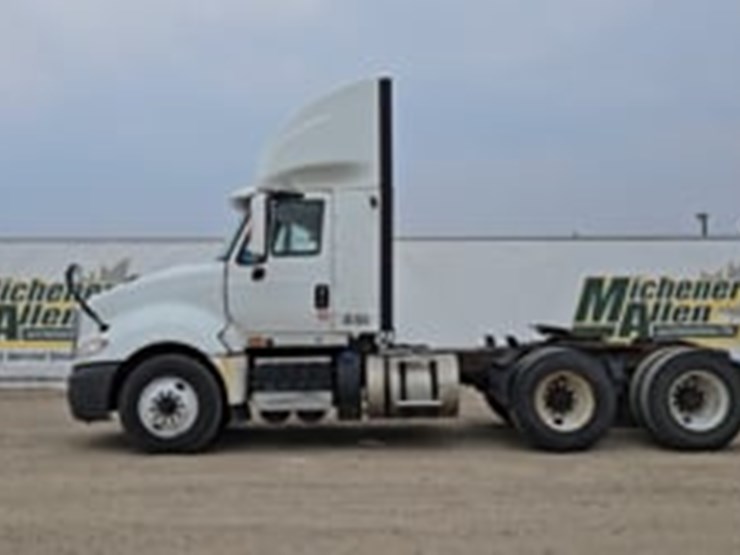 2017-international-prostar-image-5