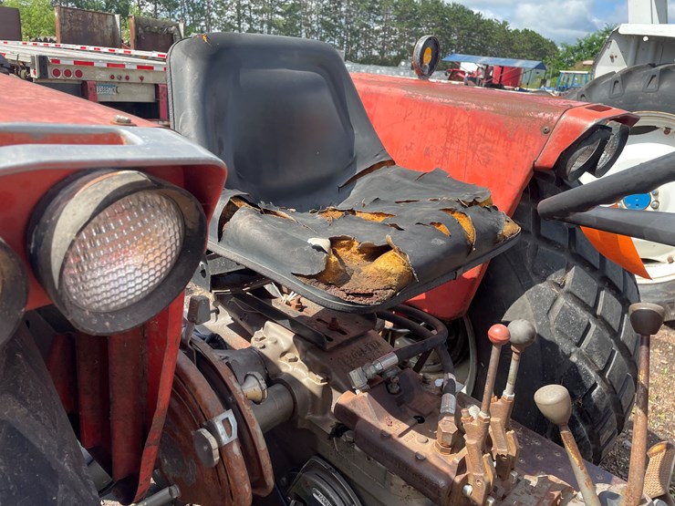 massey-ferguson-245-image-19