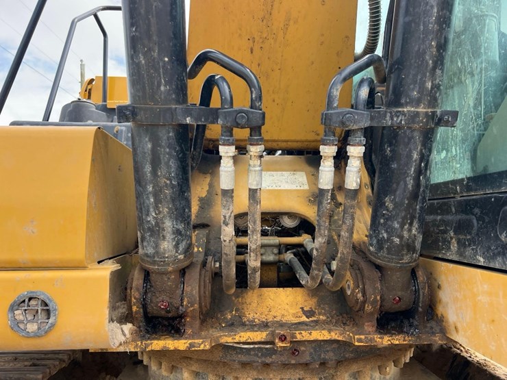 caterpillar-320gc-image-15
