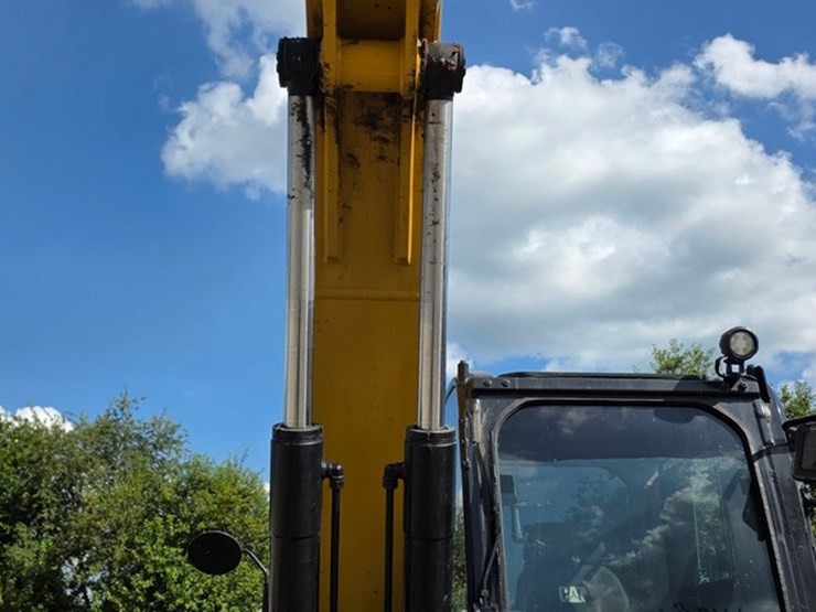 2023-caterpillar-310-image-43