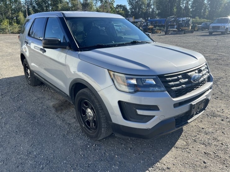2018-ford-explorer-image-2