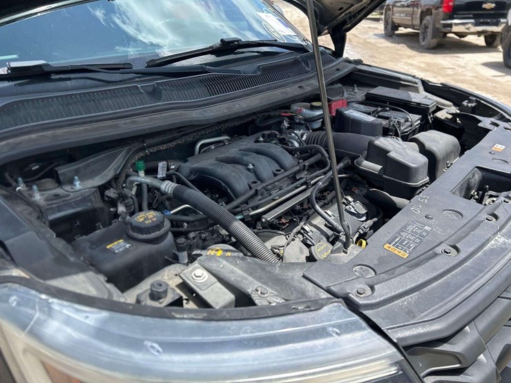 2018-ford-explorer-image-9