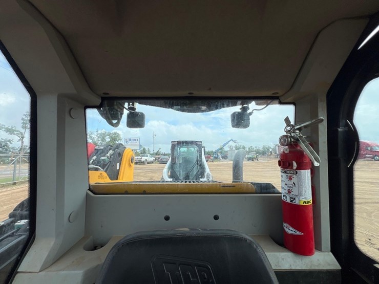 jcb-3ts-8t-image-31