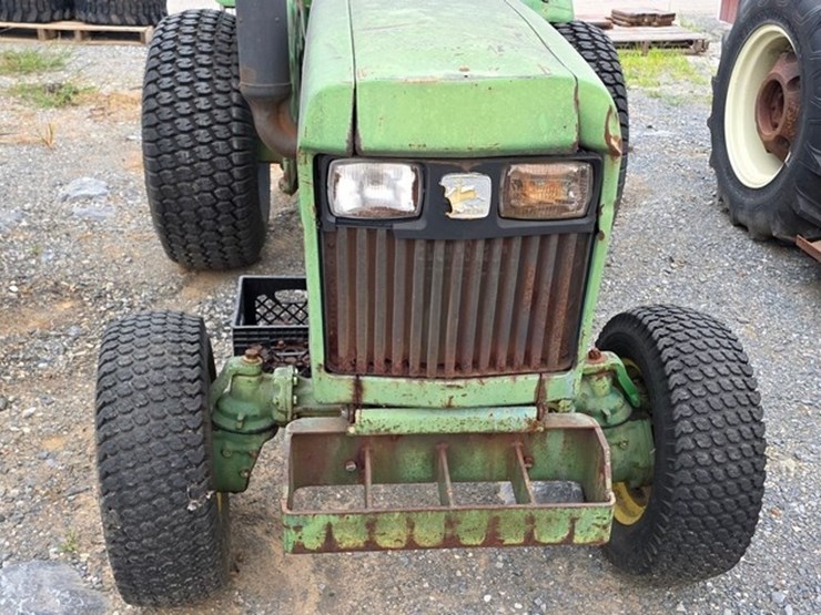 john-deere-850-image-16