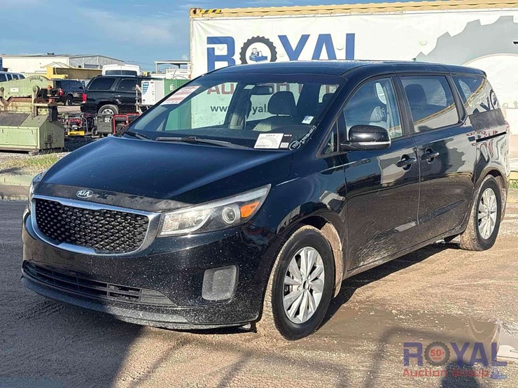 2015-kia-sedona-image-30