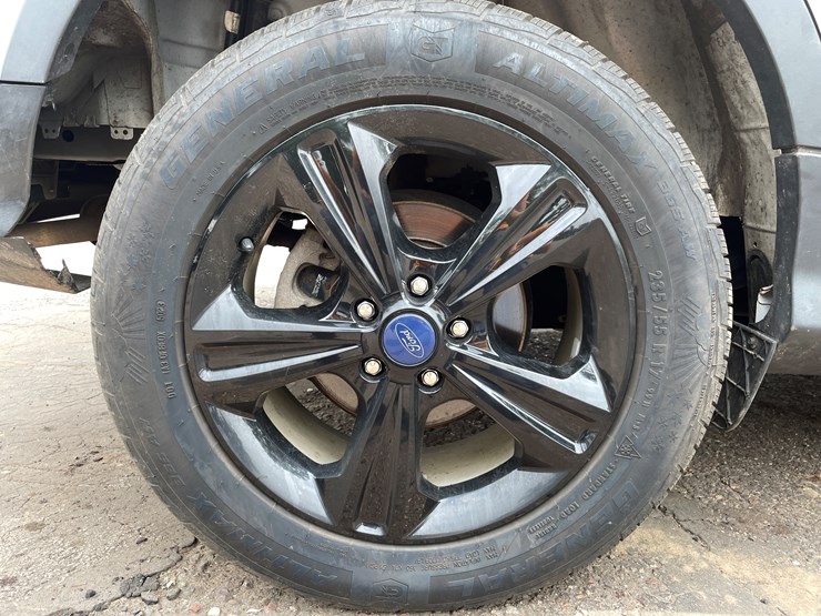 2015-ford-escape-se-image-45