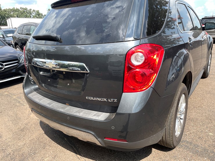 2010-chevrolet-equinox-image-17