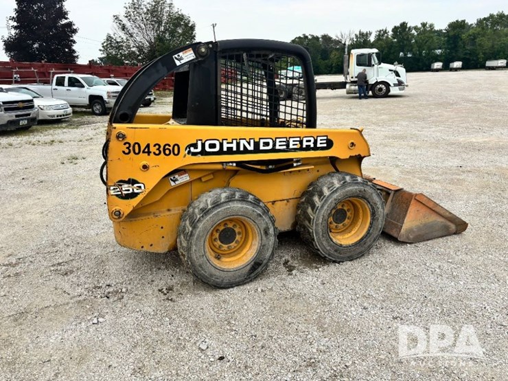john-deere-250-image-7