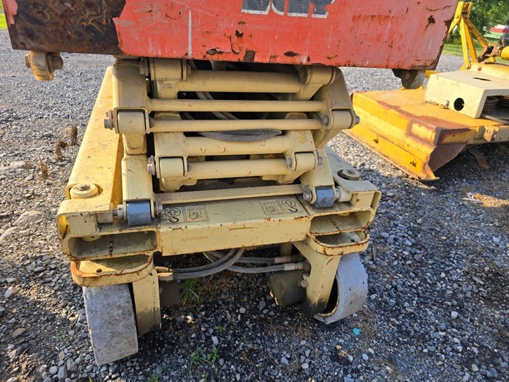 jlg-1932e2-image-7