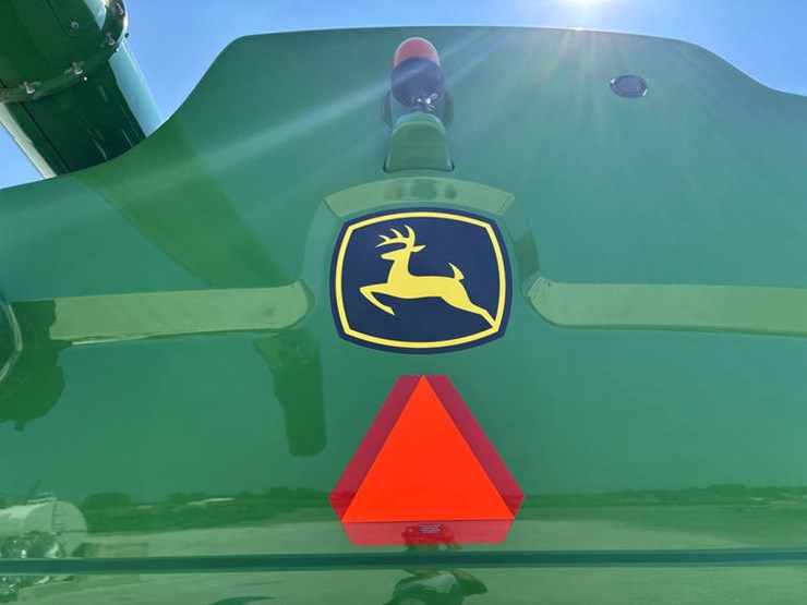 2013-john-deere-s690-image-27