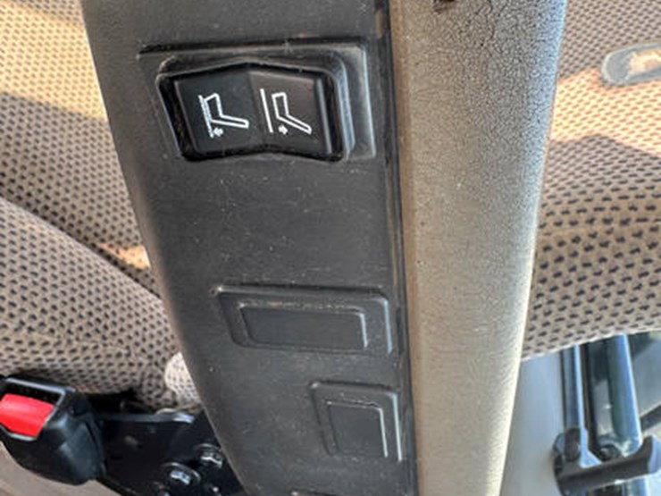 2020-john-deere-9470rt-image-43