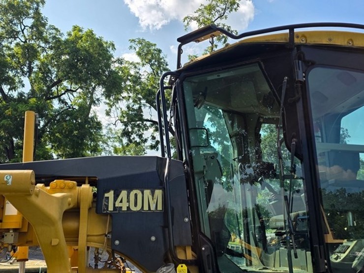 2009-caterpillar-140m-vhp-image-18