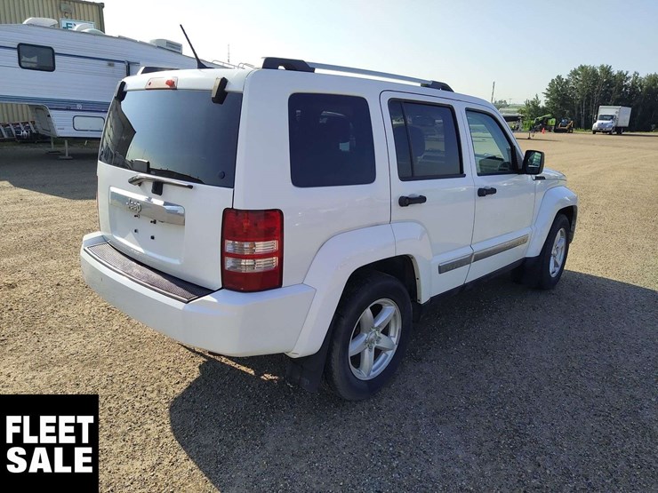 2012-jeep-liberty-image-4