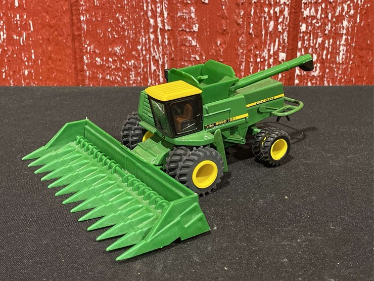 john-deere-8820-image-1