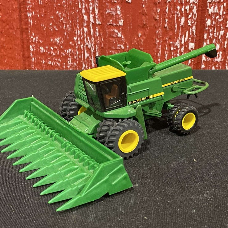 JOHN DEERE 8820