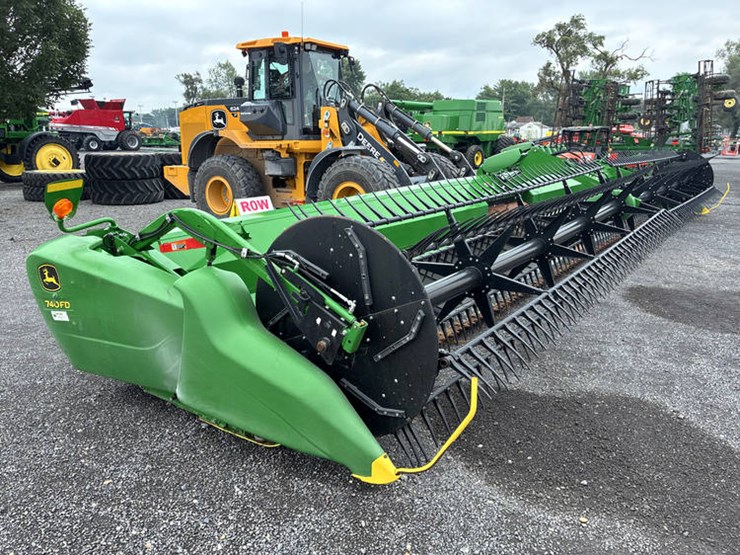 2019-john-deere-740fd-image-1