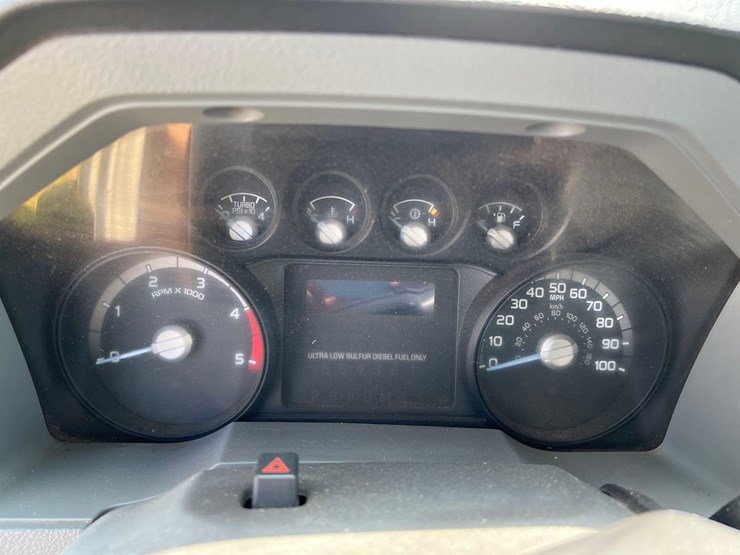 2014-ford-f550-image-19
