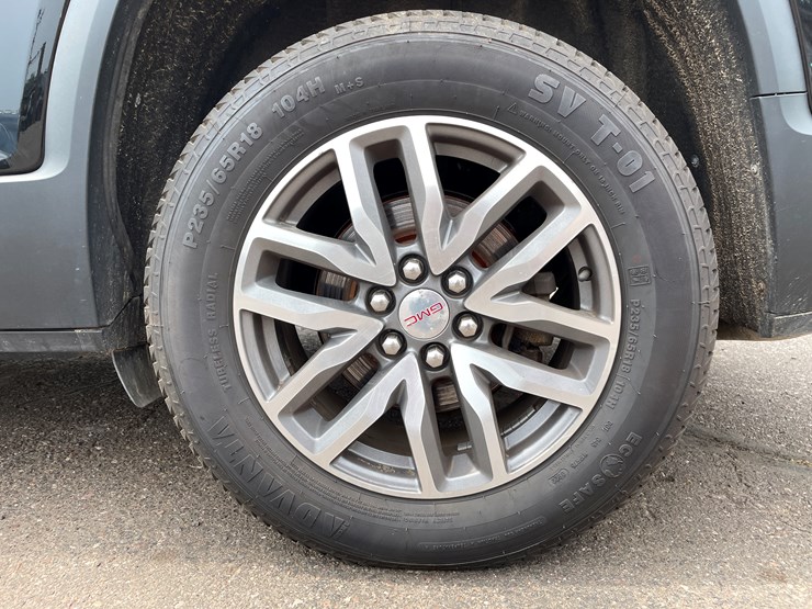 2017-gmc-acadia-image-28
