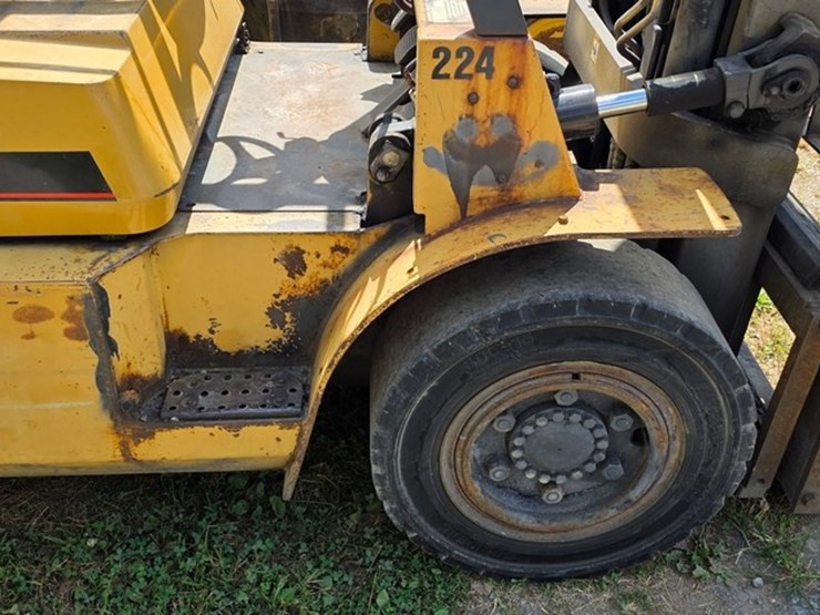 2005-caterpillar-dp40kl-image-11