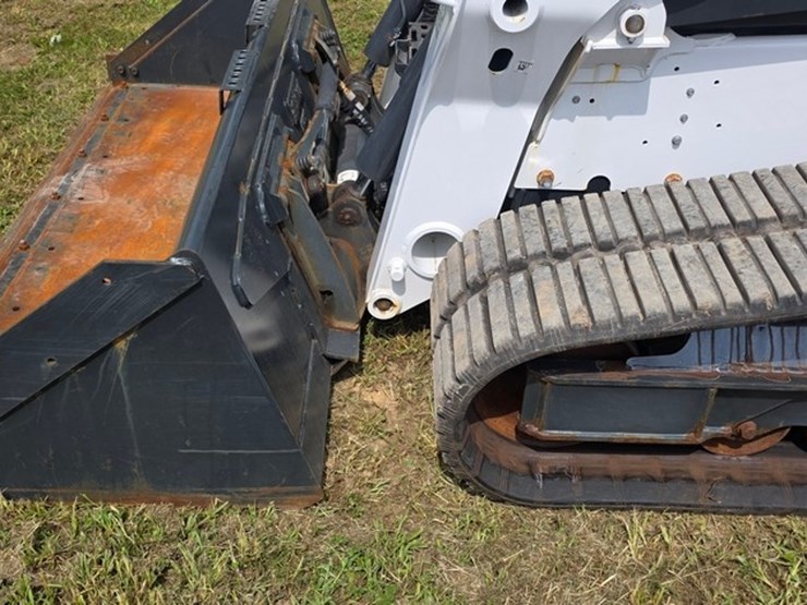 2023-bobcat-t770-image-31