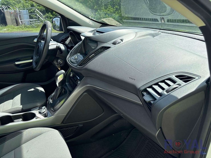 2016-ford-escape-se-image-26