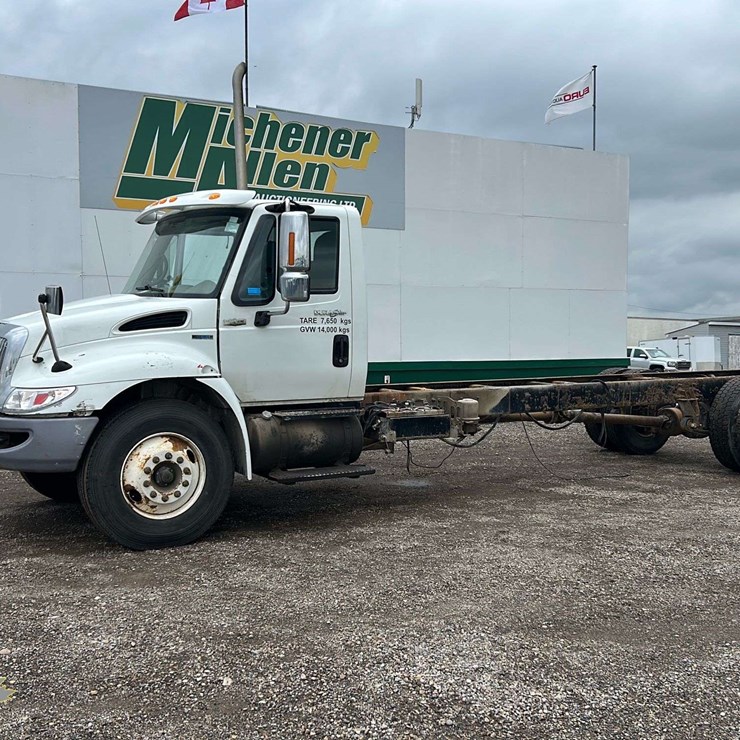 2010 INTERNATIONAL DURASTAR 4300