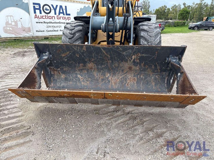 2018-deere-524k-image-27