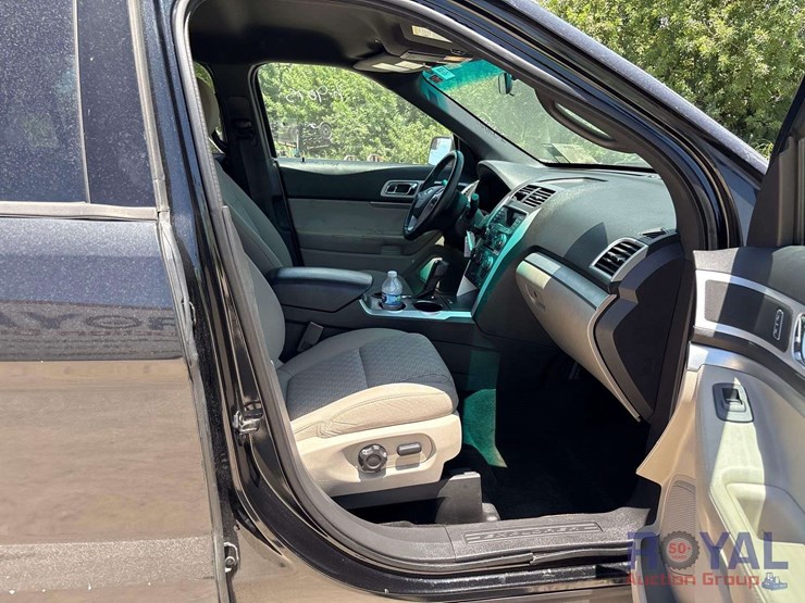 2014-ford-explorer-xlt-image-22
